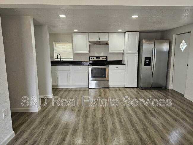 property at 226 Waverly Loop