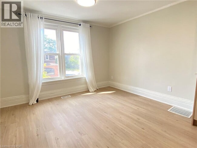 32 Front St N in Thorold, ON - Building Photo - Building Photo