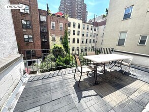 354 W 30th St in New York, NY - Building Photo - Building Photo