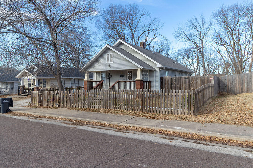 17 3rd Ave in Columbia, MO - Building Photo