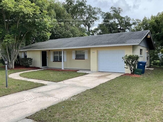 1404 W Winnemissett Ave in DeLand, FL - Building Photo - Building Photo