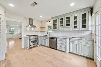 827 Ralfallen St in Houston, TX - Building Photo - Building Photo