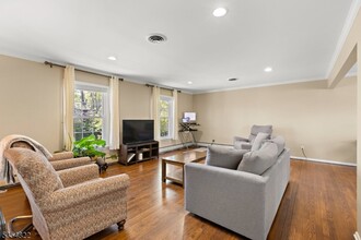 200 Shunpike Rd in Springfield, NJ - Building Photo - Building Photo