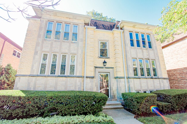 property at 6669 W Devon Ave