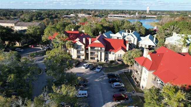 224 Afton Square in Altamonte Springs, FL - Foto de edificio - Building Photo