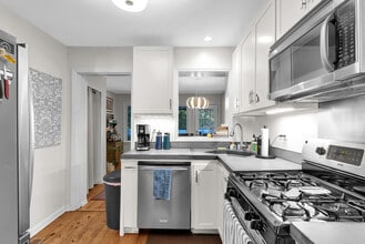 2106 Tudor Plz in Raleigh, NC - Building Photo - Building Photo