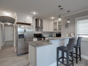 10 Windsor Ct in Galveston, TX - Building Photo - Building Photo