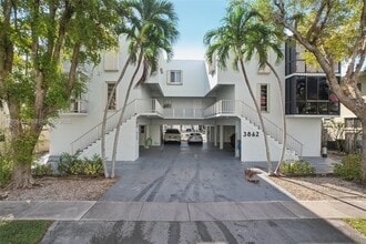 3862 NE 171 St in North Miami Beach, FL - Building Photo - Building Photo