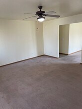 16878 Hurricane Ln, Unit B in St. Robert, MO - Building Photo - Building Photo