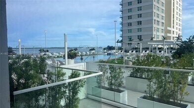 770 Claughton Island Dr in Miami, FL - Building Photo - Building Photo