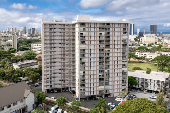 Makiki Towers in Honolulu, HI - Building Photo - Building Photo