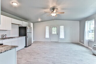 23910 FM 362 in Waller, TX - Foto de edificio - Building Photo