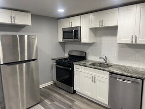 2739 W Montgomery Ave in Philadelphia, PA - Building Photo - Building Photo