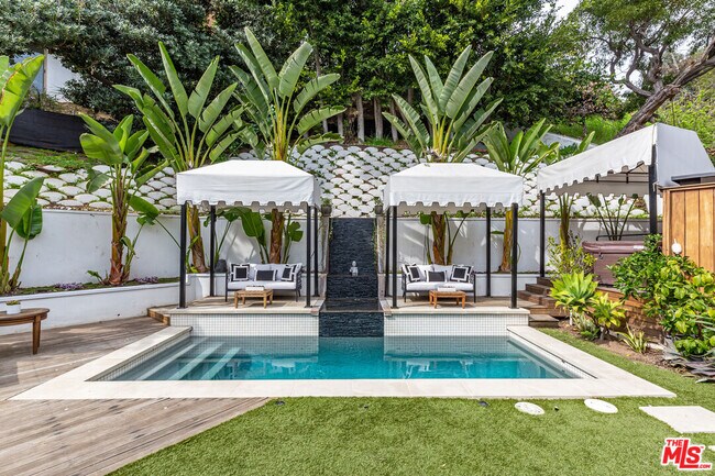 1467 Kings Rd in Los Angeles, CA - Building Photo - Building Photo