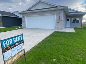 6855 67th St S in Horace, ND - Building Photo