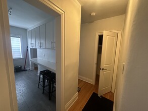595 St Clair Ave W in Toronto, ON - Building Photo - Building Photo