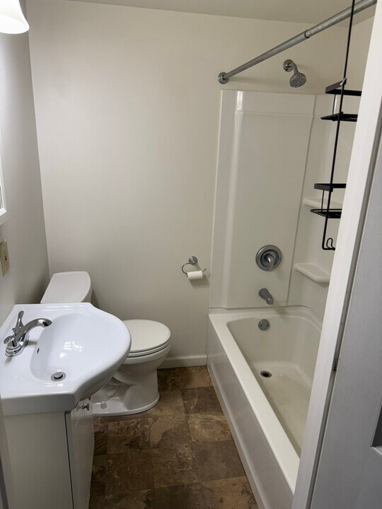 1325 9th St S in Virginia, MN - Foto de edificio