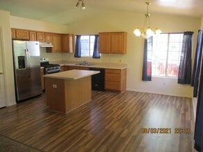 1710 W Nikolaus in Show Low, AZ - Building Photo - Building Photo