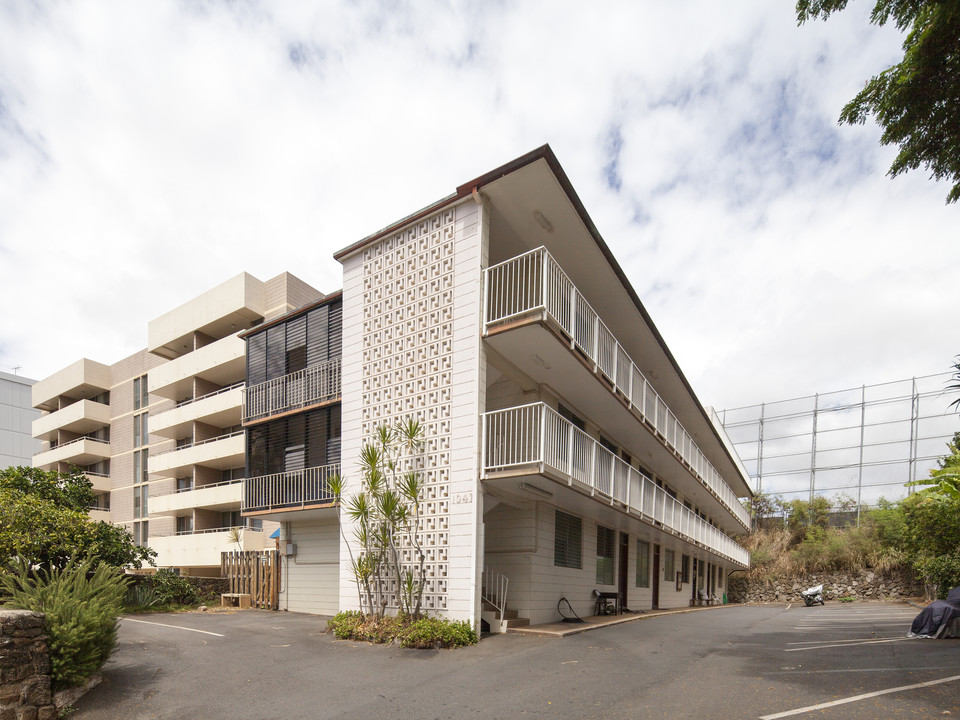 1047 Ala Napunani St in Honolulu, HI - Foto de edificio