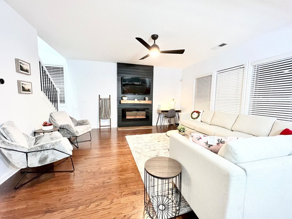 6046 Barker Landing NE in Sugar Hill, GA - Building Photo