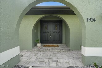 1914 SE 16th St in Cape Coral, FL - Building Photo - Building Photo