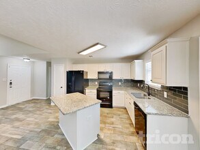 16229 Summerset Estates Blvd in Conroe, TX - Foto de edificio - Building Photo