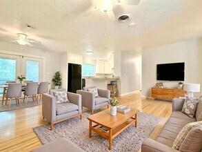 729 E Grove Pl in DeLand, FL - Building Photo - Building Photo