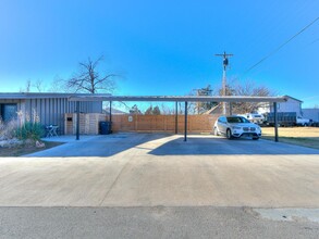 711 N Douglas Ave in Oklahoma City, OK - Building Photo - Building Photo