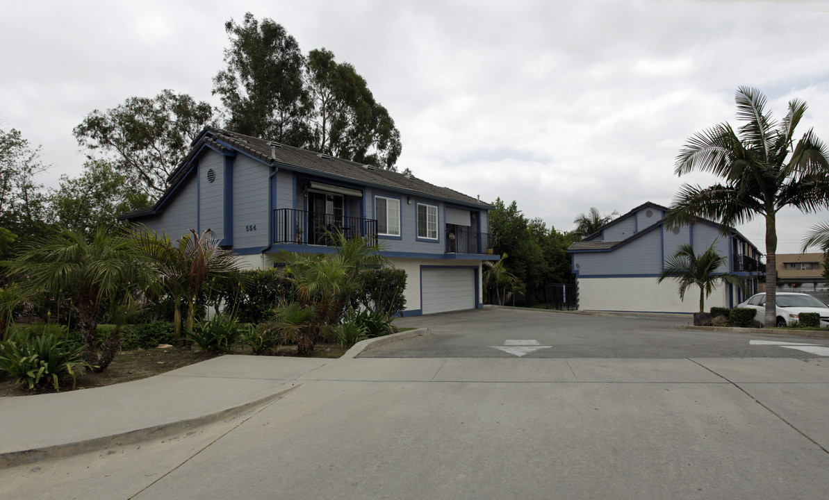 Washington Manor in Upland, CA - Building Photo