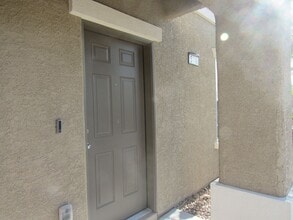 5118 Steep Cliffs Ave in Las Vegas, NV - Building Photo - Building Photo