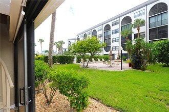 1015 Anglers Cove in Marco Island, FL - Building Photo - Building Photo