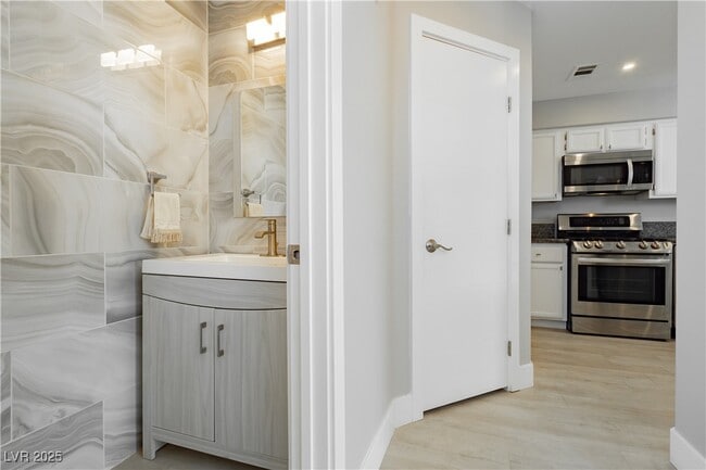 property at 2345 Cliffwood Dr