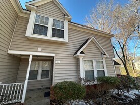 123 Locust Ln in Yorktown, VA - Building Photo