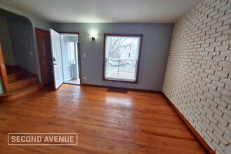 9709 S Indiana Ave in Chicago, IL - Foto de edificio - Building Photo