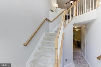 1234 Wild Hawthorn Way in Reston, VA - Building Photo - Building Photo