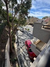 187 McAfee Ct in Thousand Oaks, CA - Foto de edificio - Building Photo