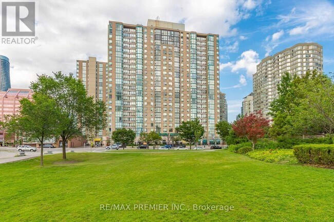 285-1285 Enfield Pl in Mississauga, ON - Building Photo - Building Photo