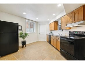 1005 Laporte Ave, Unit Basement Unit in Fort Collins, CO - Foto de edificio - Building Photo