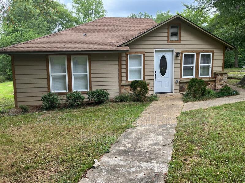 3115 Parkwood Rd in Bessemer, AL - Building Photo