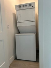 2081 Dennis Ln in Santa Rosa, CA - Building Photo - Building Photo