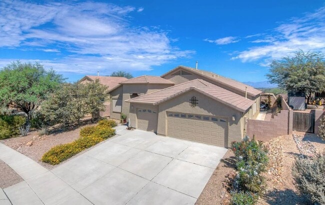 property at 538 W Chatfield St