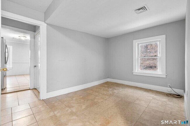 19 Woodbridge Ave in Ansonia, CT - Building Photo - Building Photo