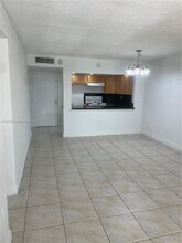 10500 SW 108th Ave in Miami, FL - Building Photo - Building Photo