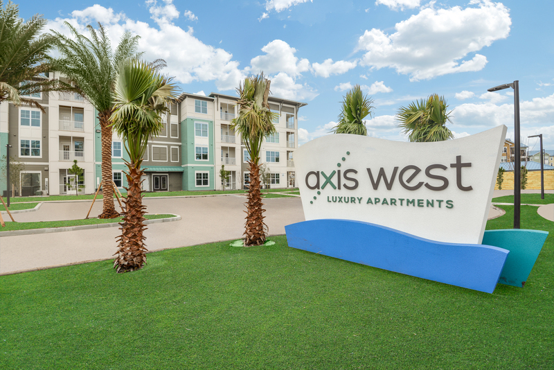 Axis West Apartments in Orlando, FL - Building Photo