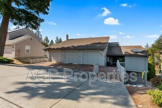 904 36th St in Bellingham, WA - Building Photo - Building Photo