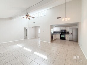 107 Wild Oak Dr in Daphne, AL - Foto de edificio - Building Photo