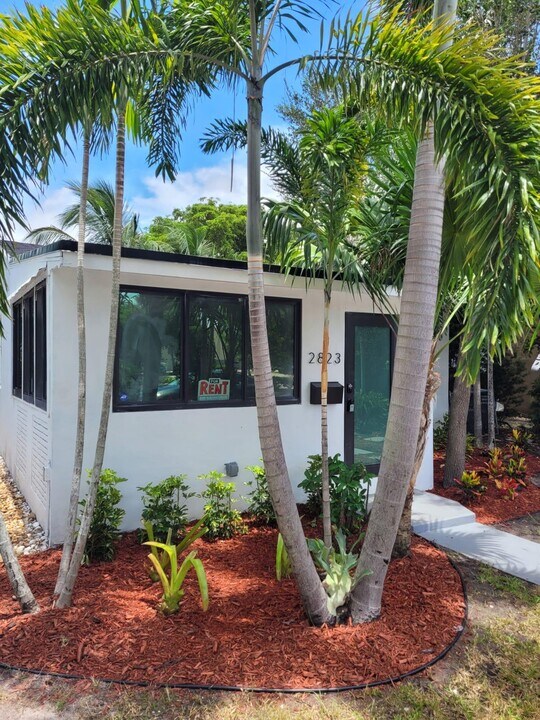 2823 Polk St in Hollywood, FL - Foto de edificio
