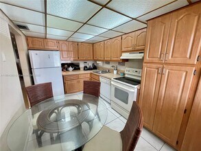 3051 NW 46th Ave in Lauderdale Lakes, FL - Building Photo - Building Photo