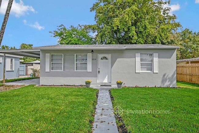 1214 S D St in Lake Worth, FL - Foto de edificio - Building Photo