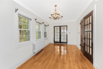 158 Old Mamaroneck Rd in White Plains, NY - Building Photo - Building Photo